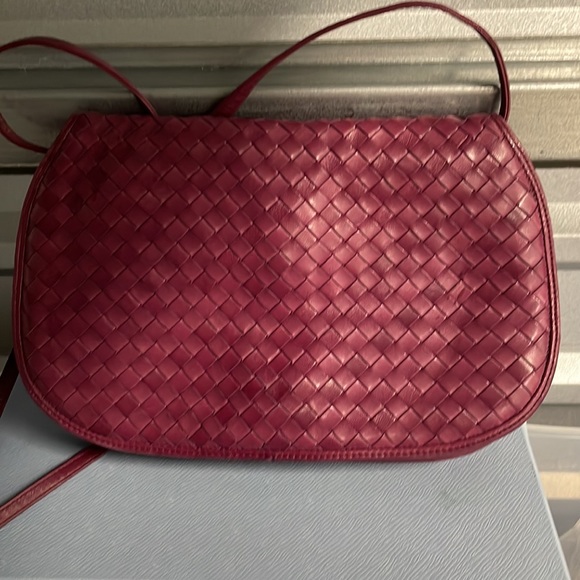 Vintage bottega veneta cross body bag 💕 - Picture 3 of 16